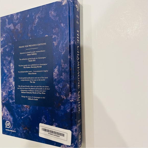 THE CHAMPAGNE GUIDE The Definitive Guide to Champagne 2018-2019 -Tyson Steltzer - Picture 9 of 9